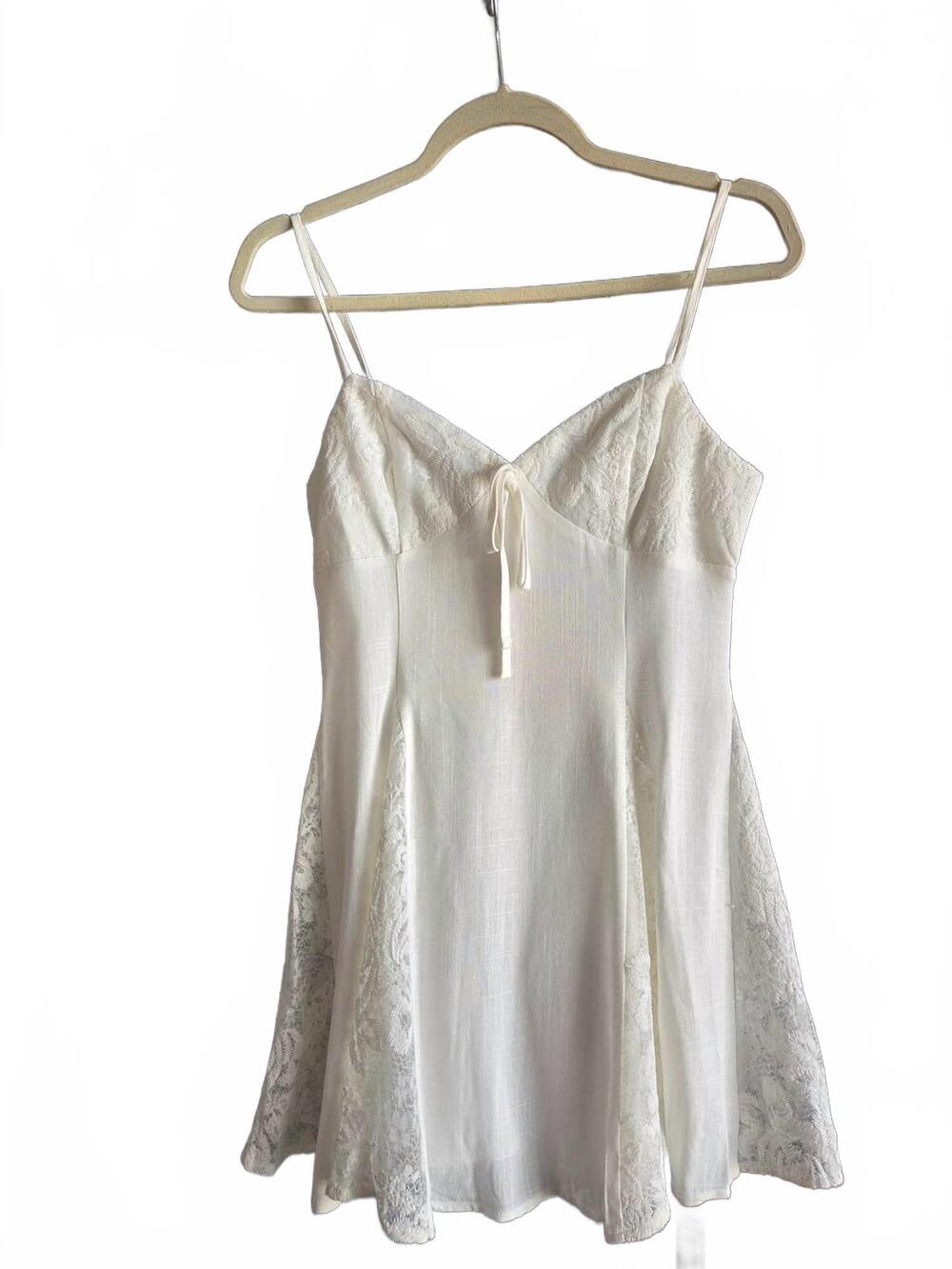 NEW LE LIS women's graduation day dress in white